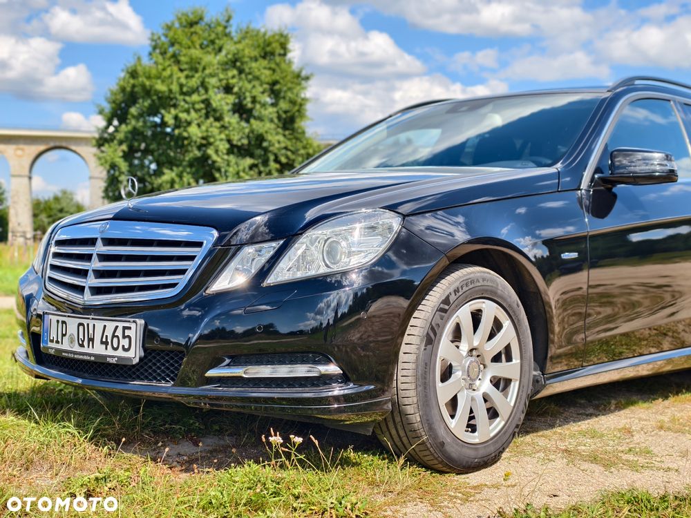 Mercedes-Benz Klasa E 220 T CDI DPF BlueEFFICIENCY 7G-TRONIC Elegance - 2