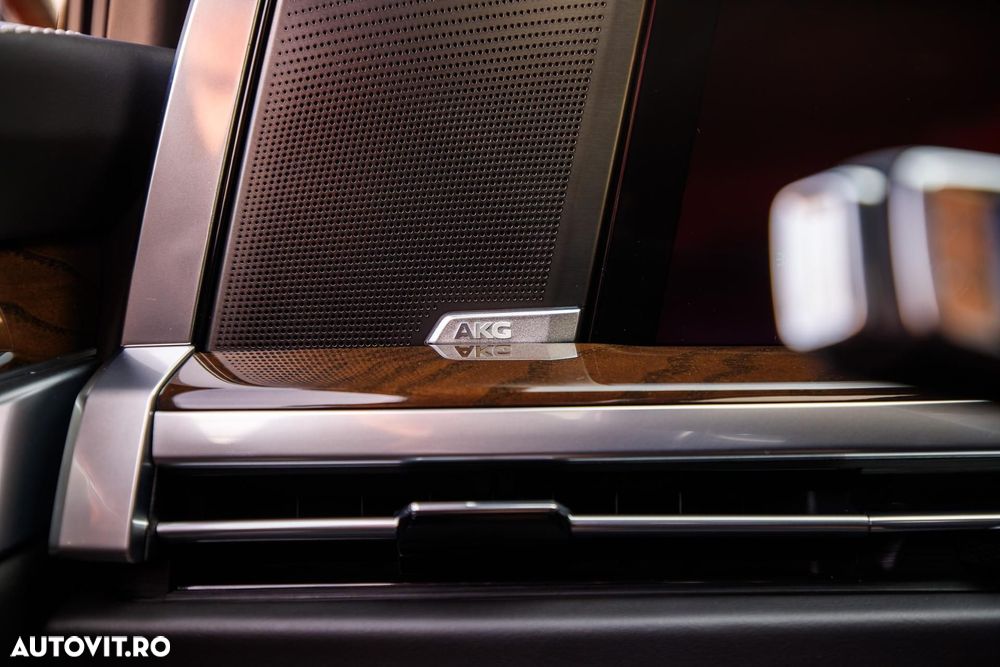 Cadillac Escalade - 28