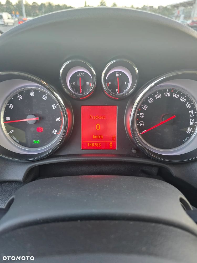 Opel Astra 1.4 T Cosmo - 9