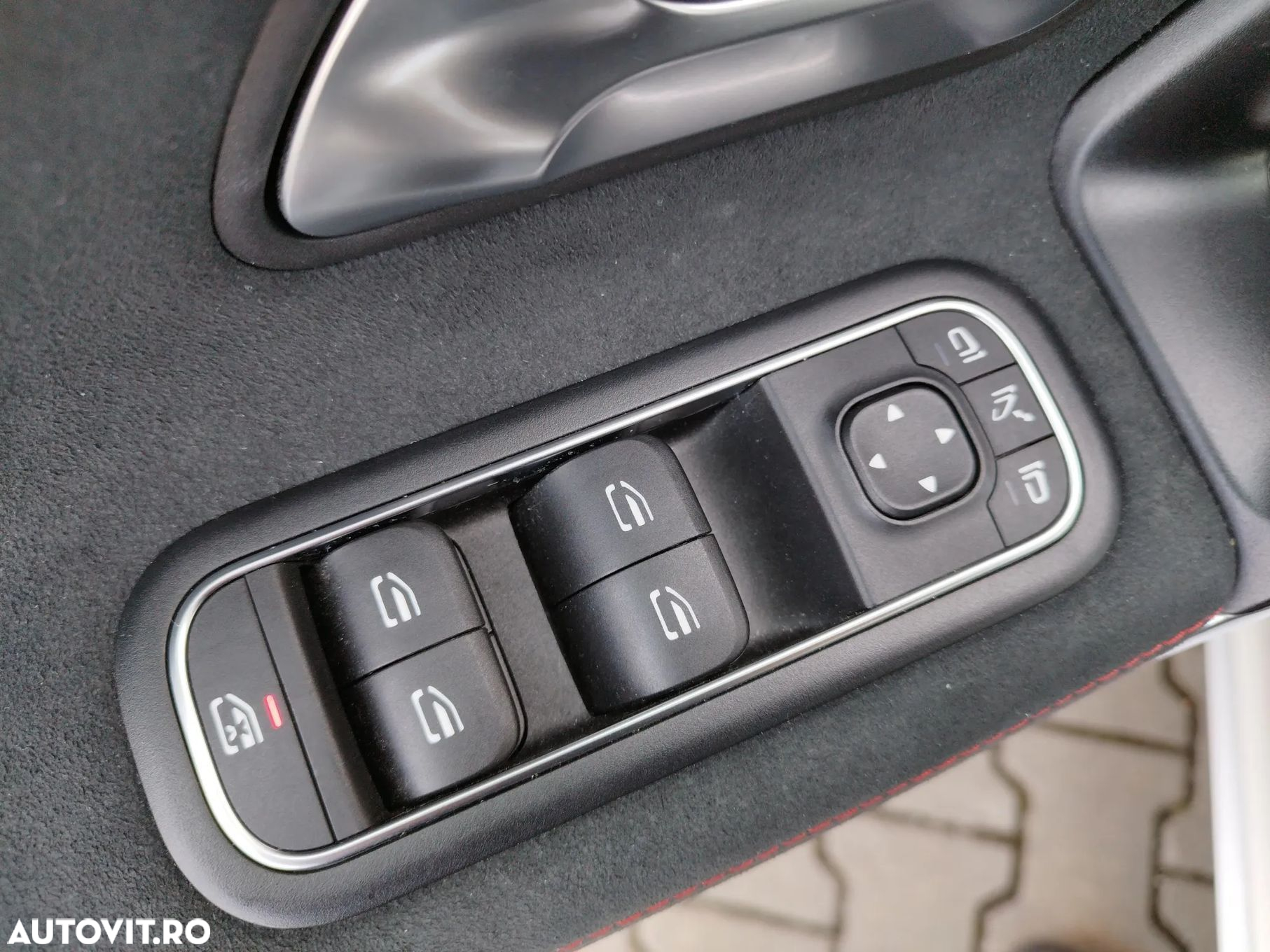 Mercedes-Benz CLA - 12