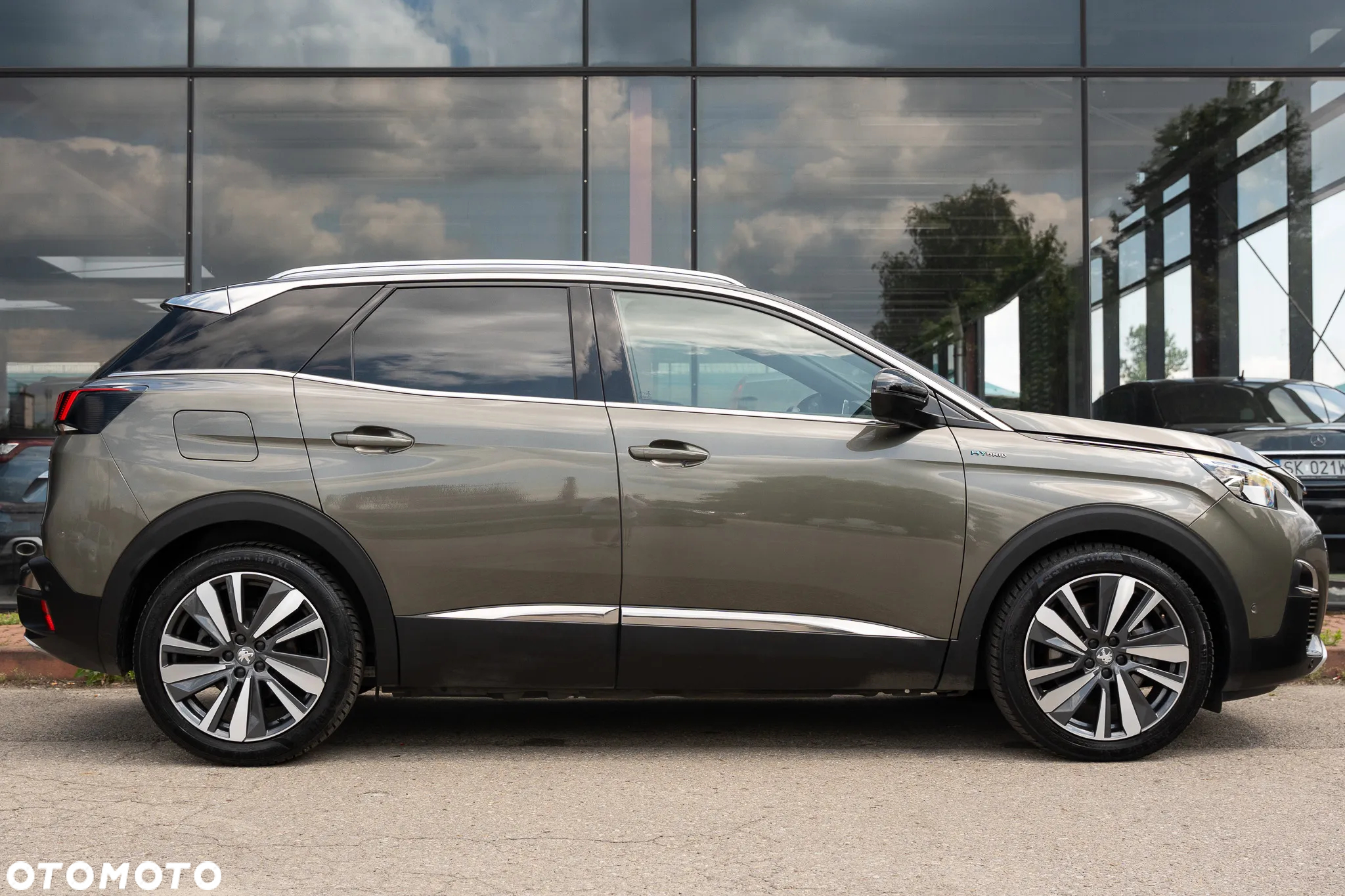 Peugeot 3008 1.6 PureTech HYbrid GT Line S&S EAT8 - 13