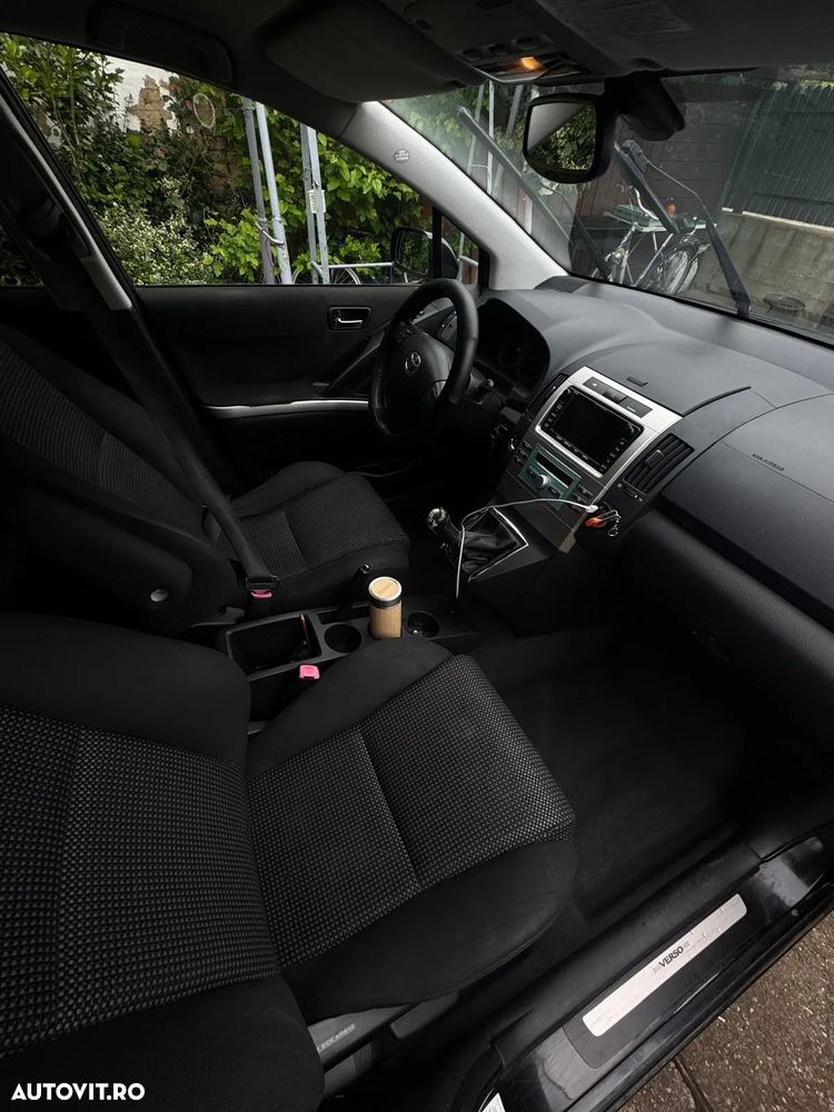 Toyota Corolla Verso - 6