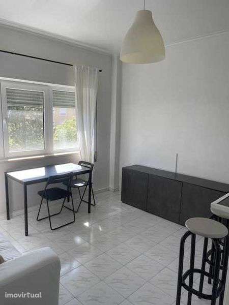 Campo de ourique, Ap T1 mobilado com garagem - Grande imagem: 3/8