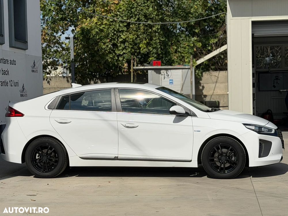 Hyundai IONIQ - 11