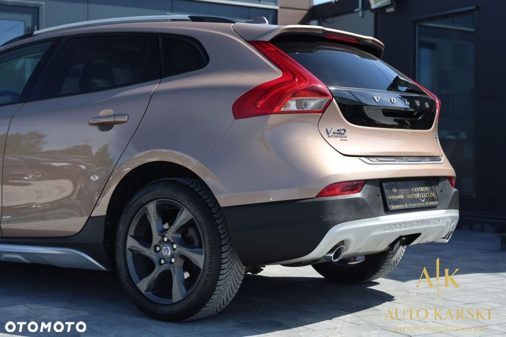 Volvo V40 Cross Country - 20