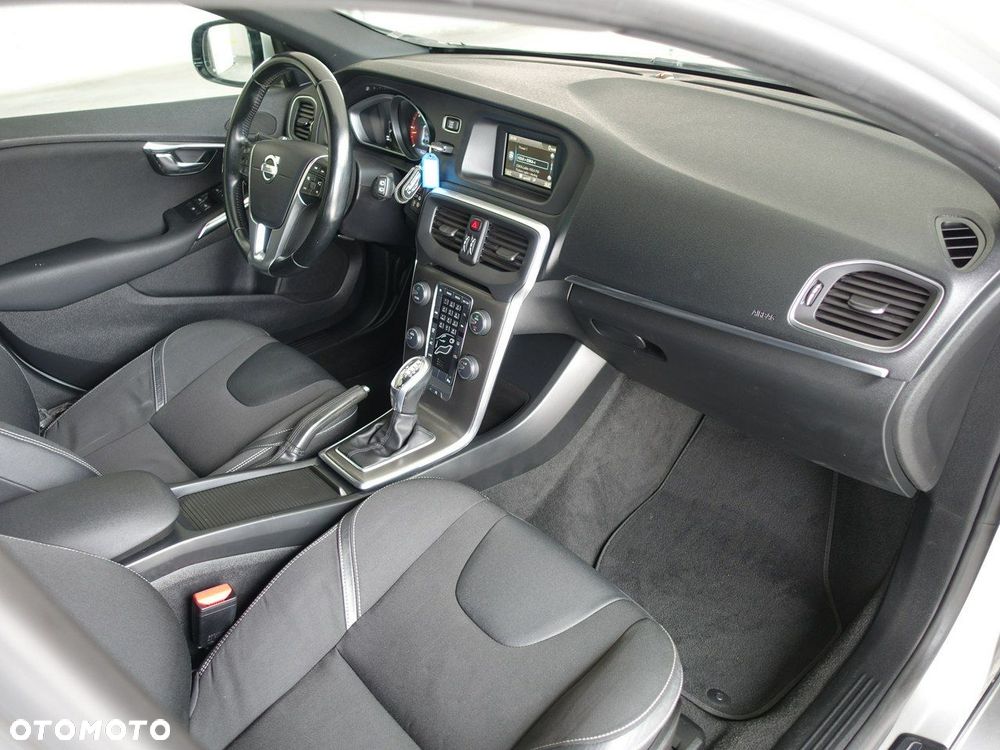 Volvo V40 D3 Geartronic Momentum - 21