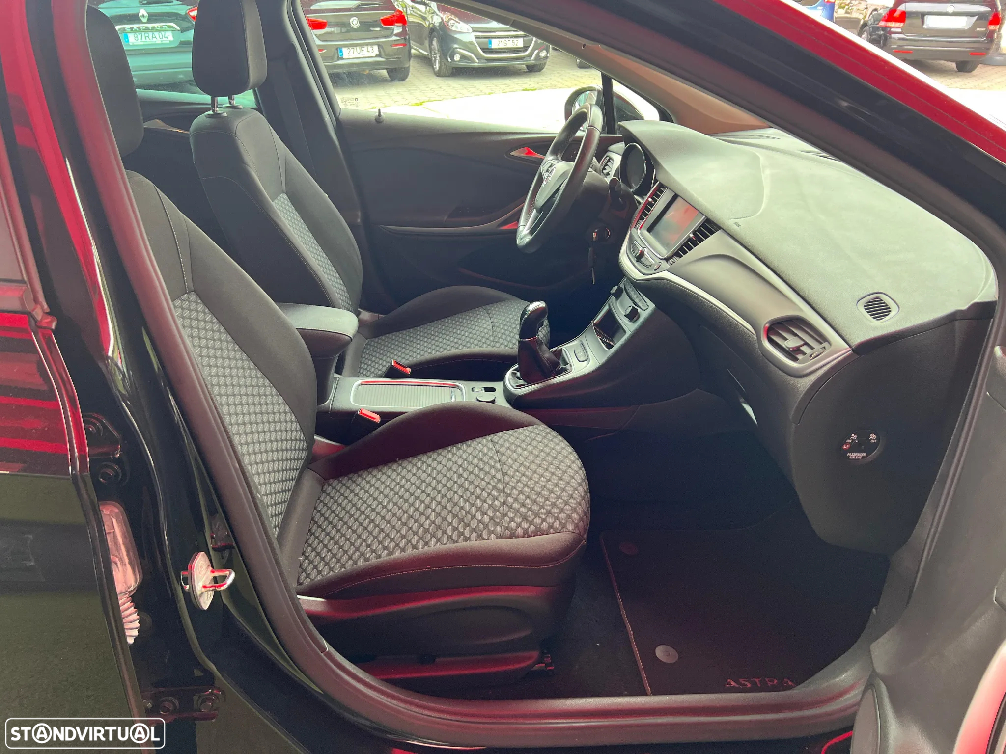 Opel Astra Sports Tourer 1.2 T Design & Tech S/S - 4