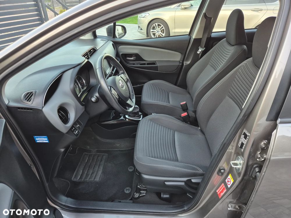 Toyota Yaris 1.33 VVT-i Lounge - 11