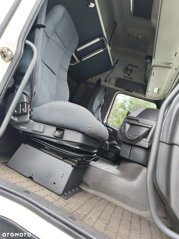 Volvo FH12 420 Standard Automat 2013 rok nowe opony - 16