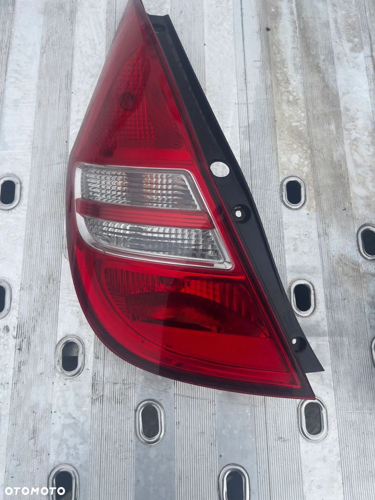 Hyundai I30 I lampy prawy lewy tył 924012r0 924022r0 - 2
