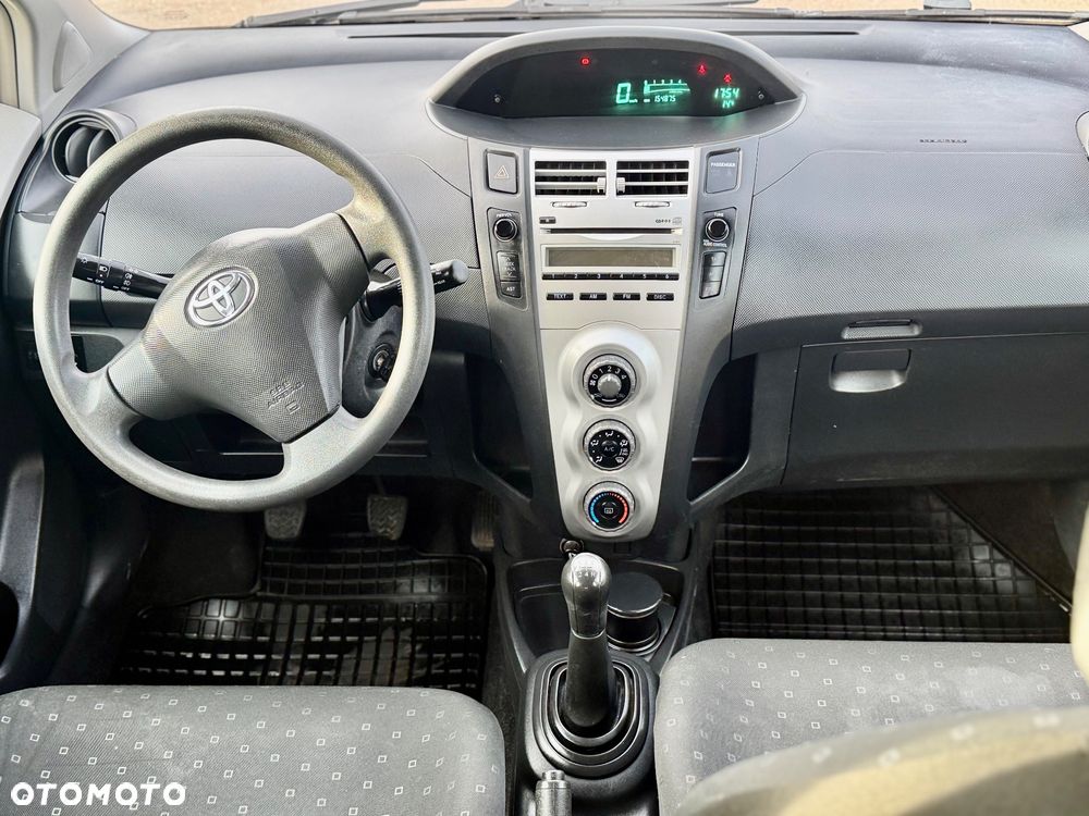 Toyota Yaris 1.3 Prestige - 12