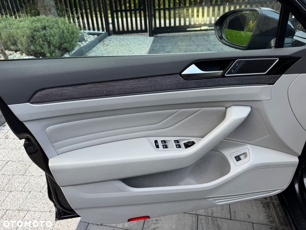 Volkswagen Passat 2.0 TSI Elegance DSG - 9