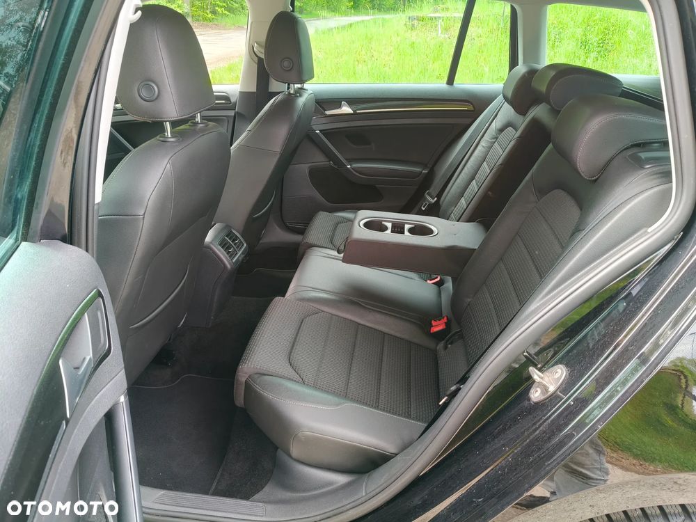 Volkswagen Golf 2.0 BlueTDI Highline - 32