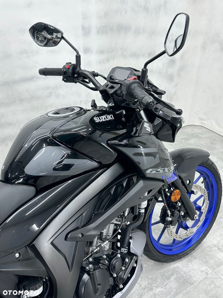 Suzuki GSX - 11