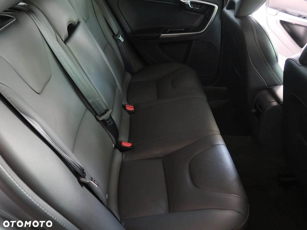 Volvo V60 Cross Country T5 AWD Geartronic - 13