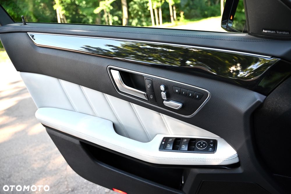 Mercedes-Benz Klasa E 500 4-Matic Avantgarde - 36