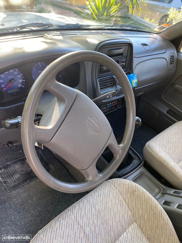 Nissan Pick Up - 4