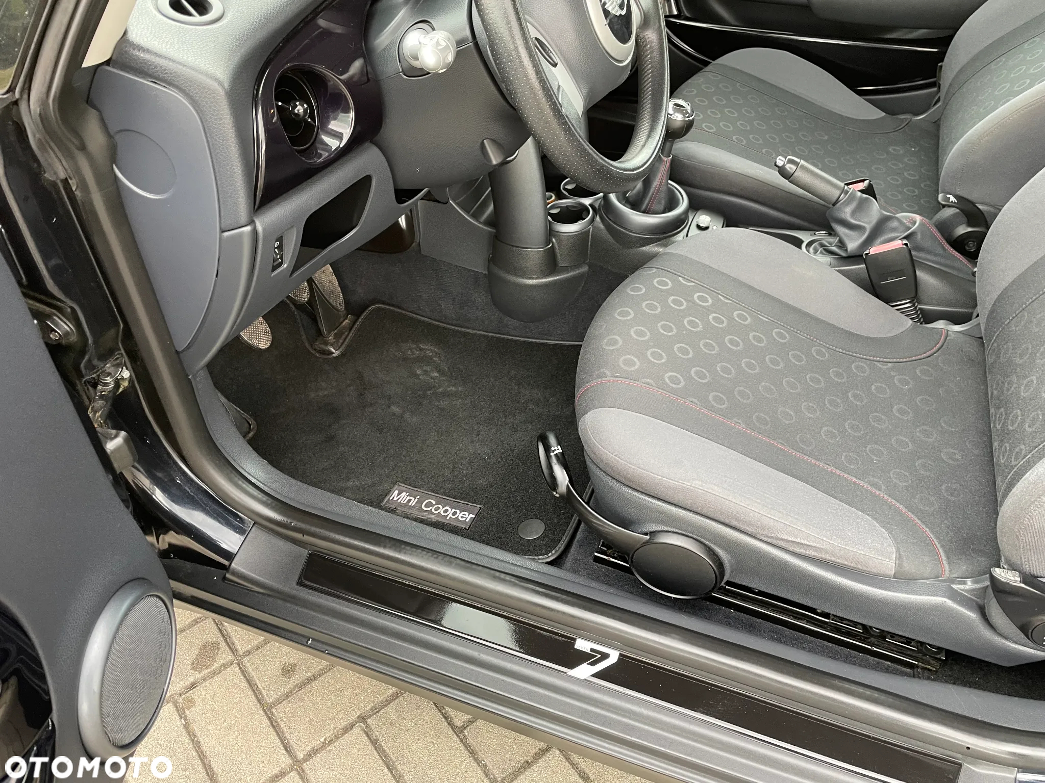 MINI ONE Seven - 19