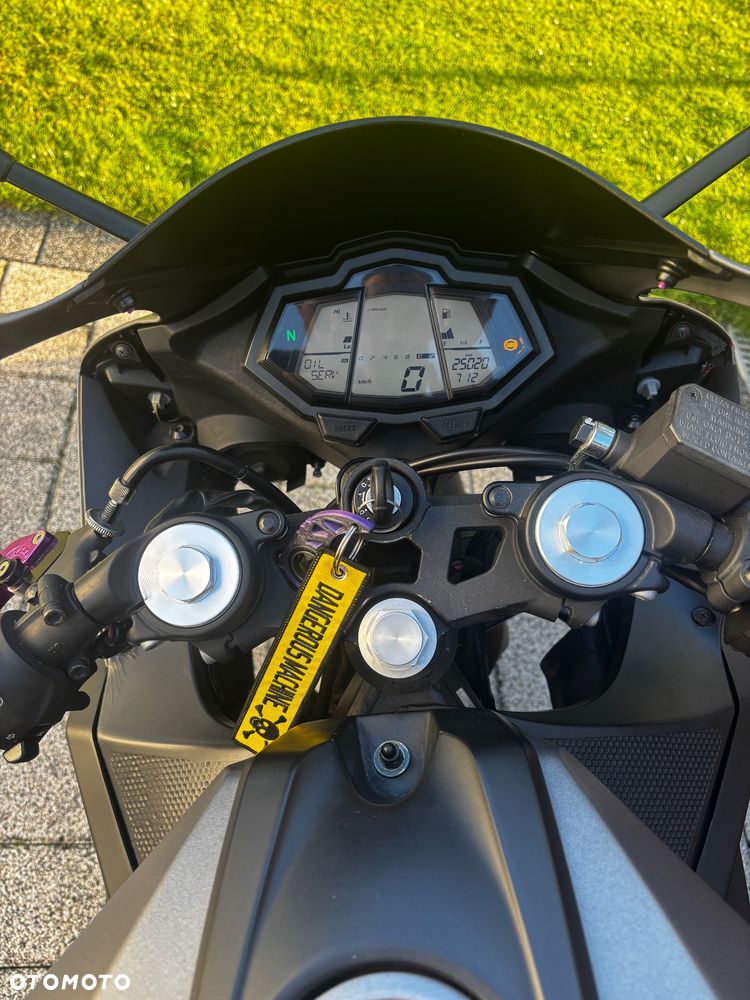 Yamaha YZF - 5