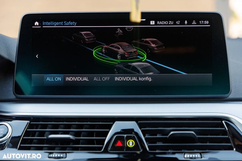 BMW Seria 5 530d AT MHEV - 28