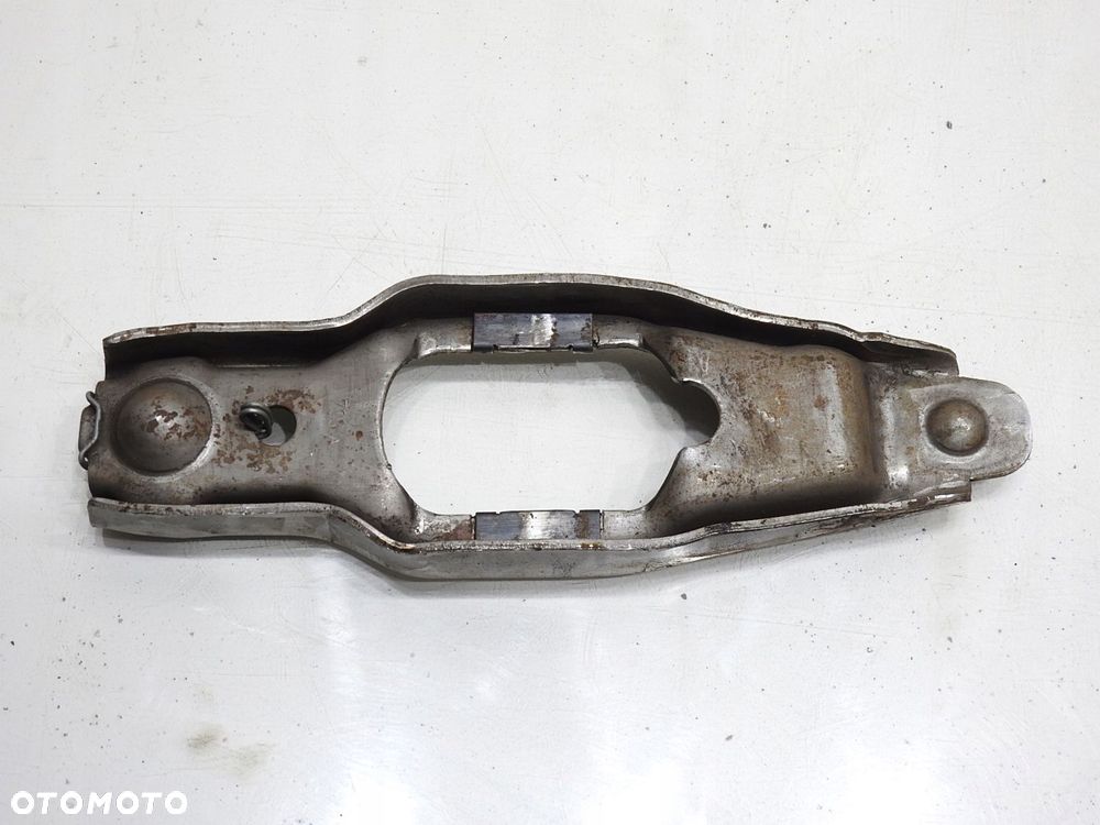 ŁAPA SPRZĘGŁA VW TOURAN 1.4 TSI - 5