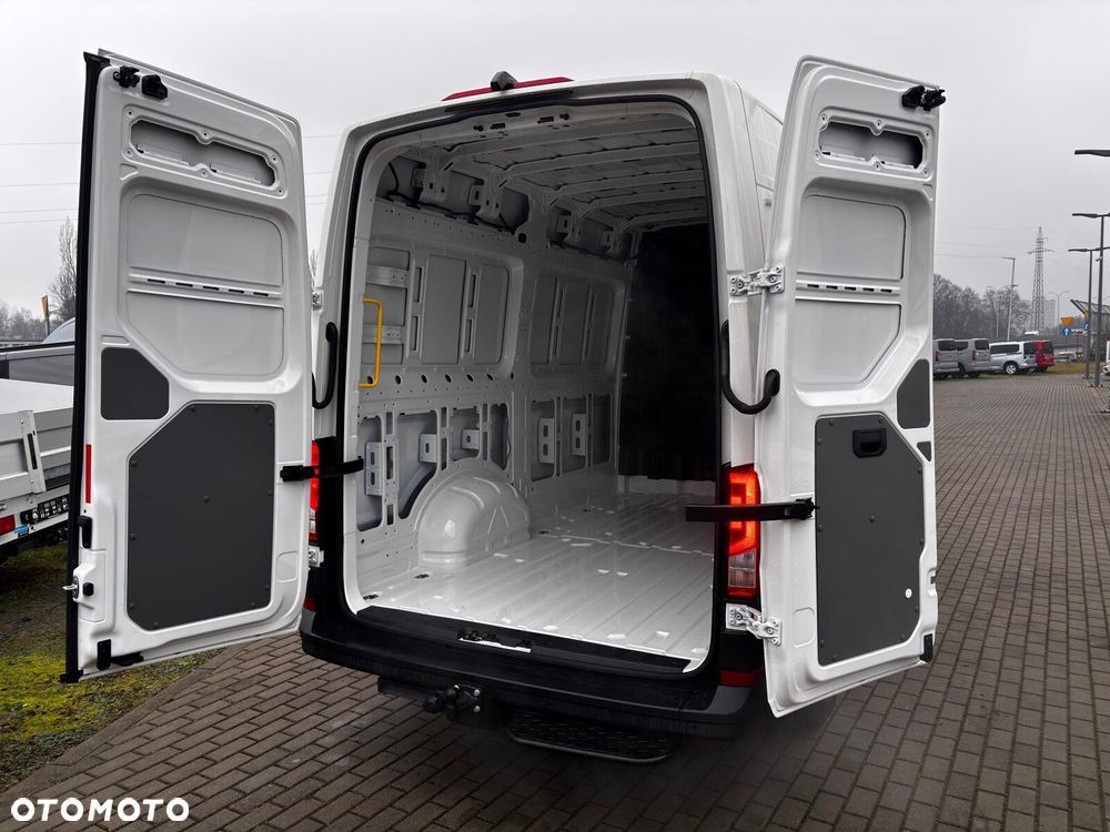 Volkswagen Crafter 2.0 TDI 177 KM L3H3 8-automat - 10