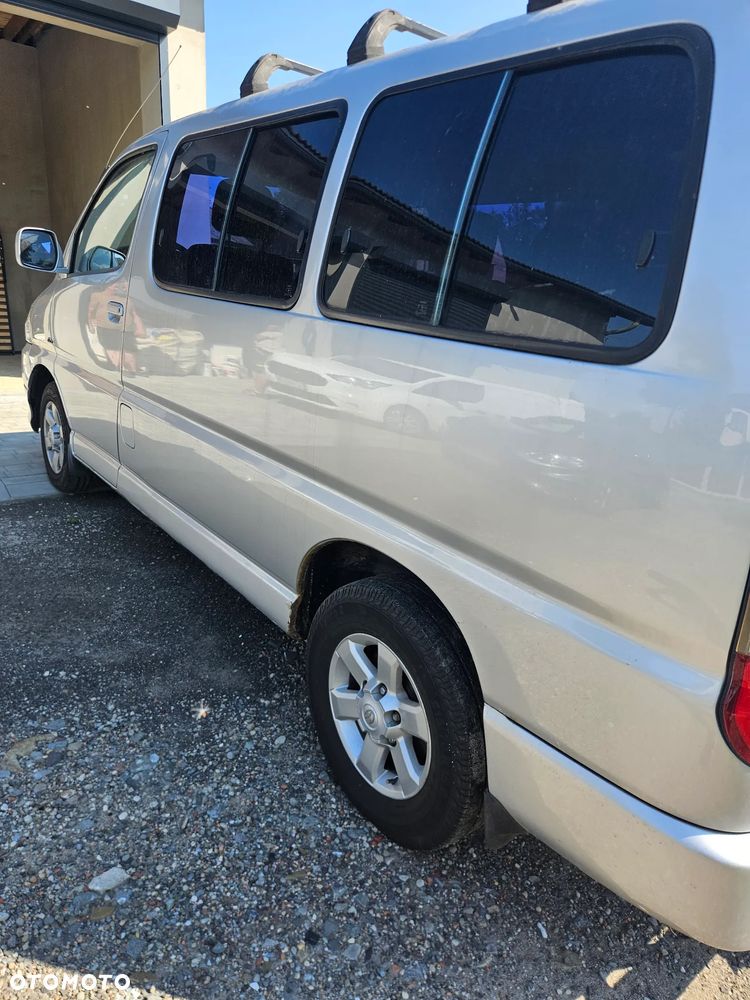 Toyota Hiace - 8