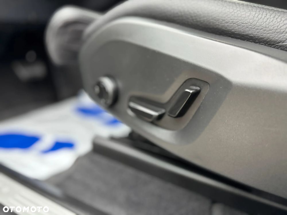 Volvo XC 60 B5 D AWD Geartronic Inscription - 28