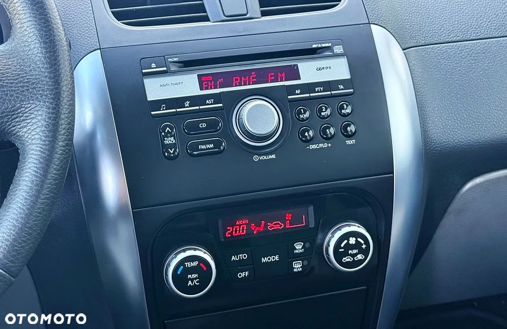 Suzuki SX4 1.6 Explore - 25