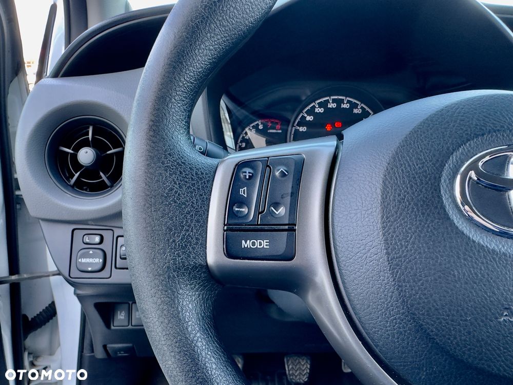 Toyota Yaris 1.0 Life EU6 - 16