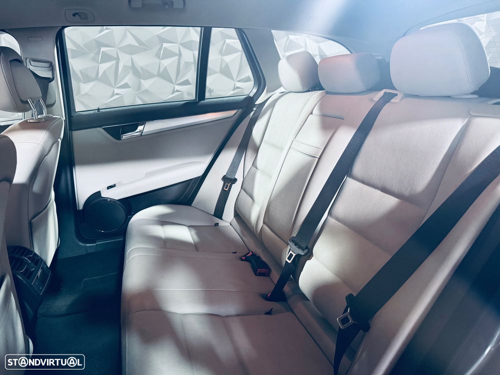 Mercedes-Benz C 200 CGi Avantgarde BlueEfficiency - 33