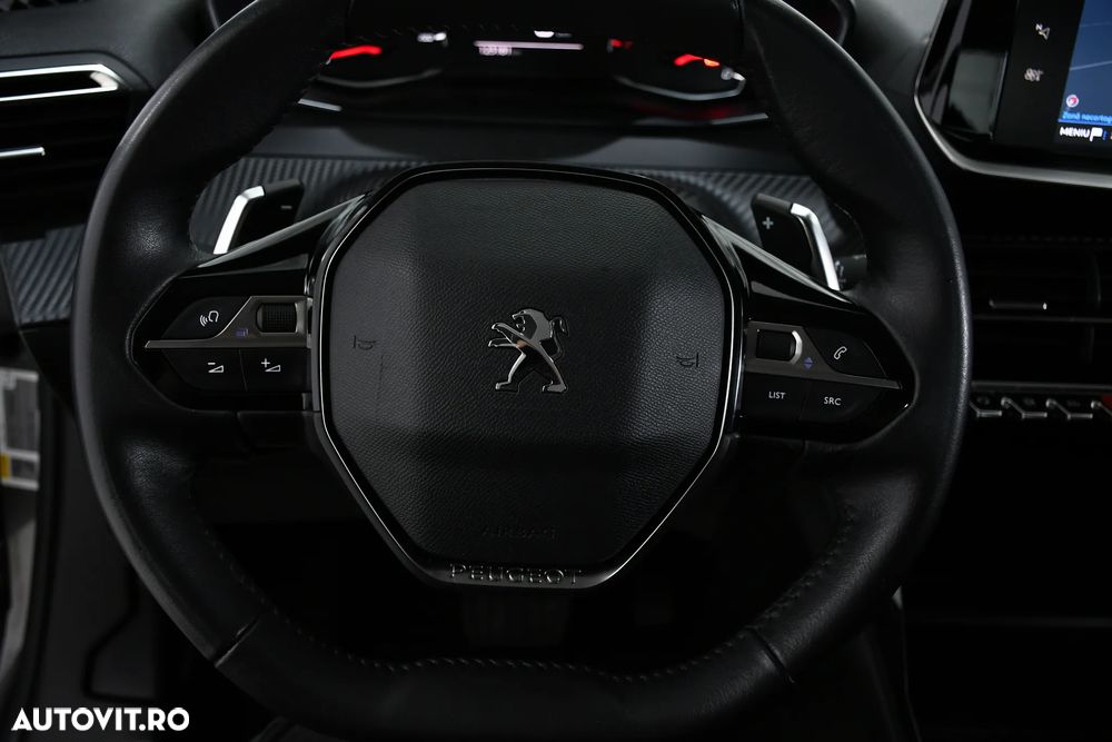 Peugeot 2008 1.2 L PureTech STT EAT8 Allure - 22