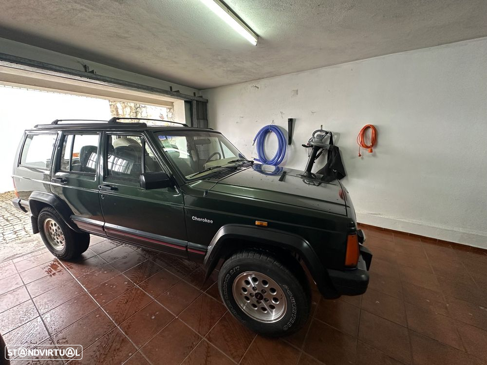 Jeep Cherokee - 3