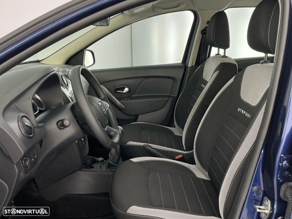 Dacia Logan MCV 0.9 TCe Confort — fotografia 11