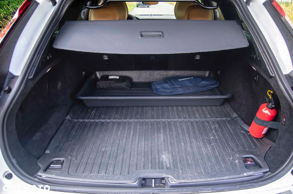 Volvo V90 Cross Country - 31