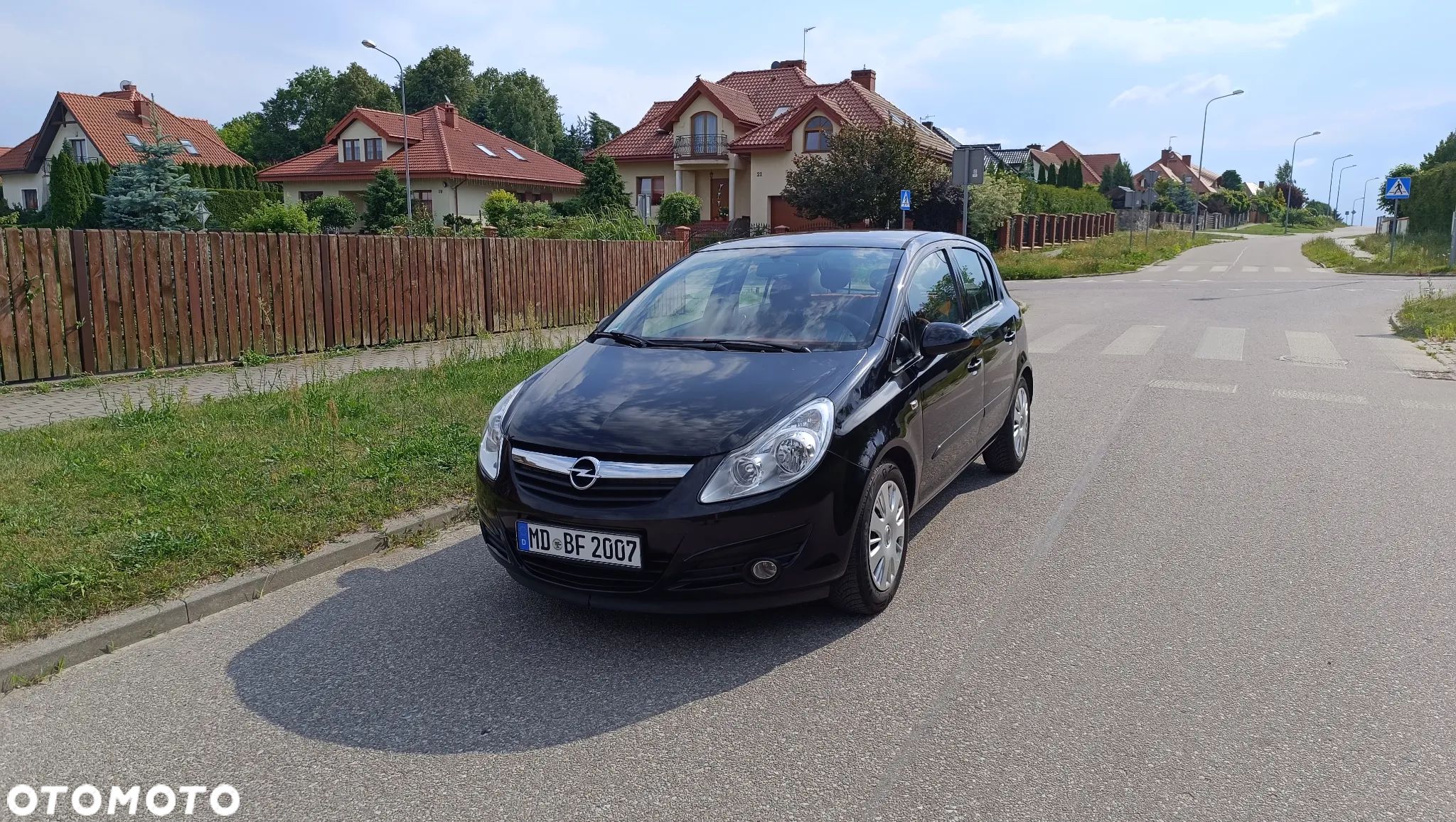 Opel Corsa 1.2 16V Color Edition - 1