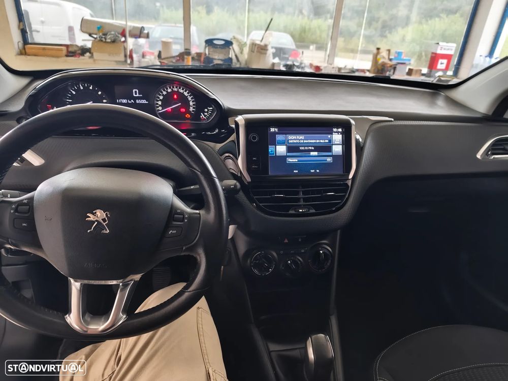 Peugeot 208 1.2 PureTech Style - 10