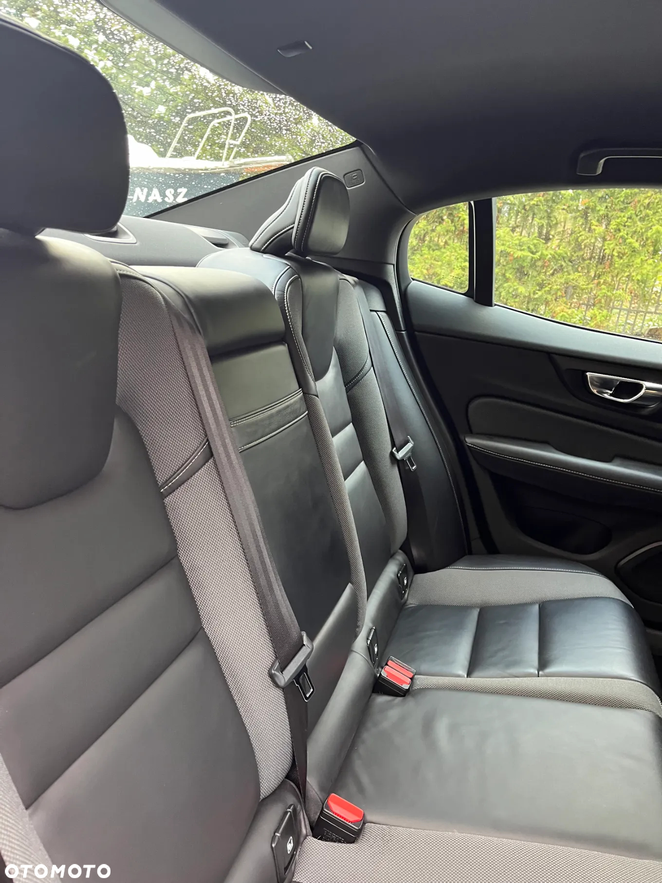 Volvo S60 T5 R-Design - 17