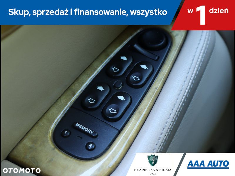 Jaguar S-Type - 17