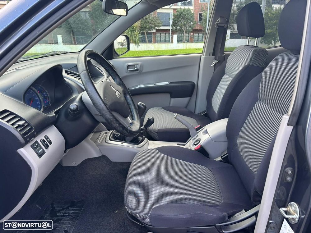 Mitsubishi L200 2.5 DI-D CD Intense AC/JLL - 18