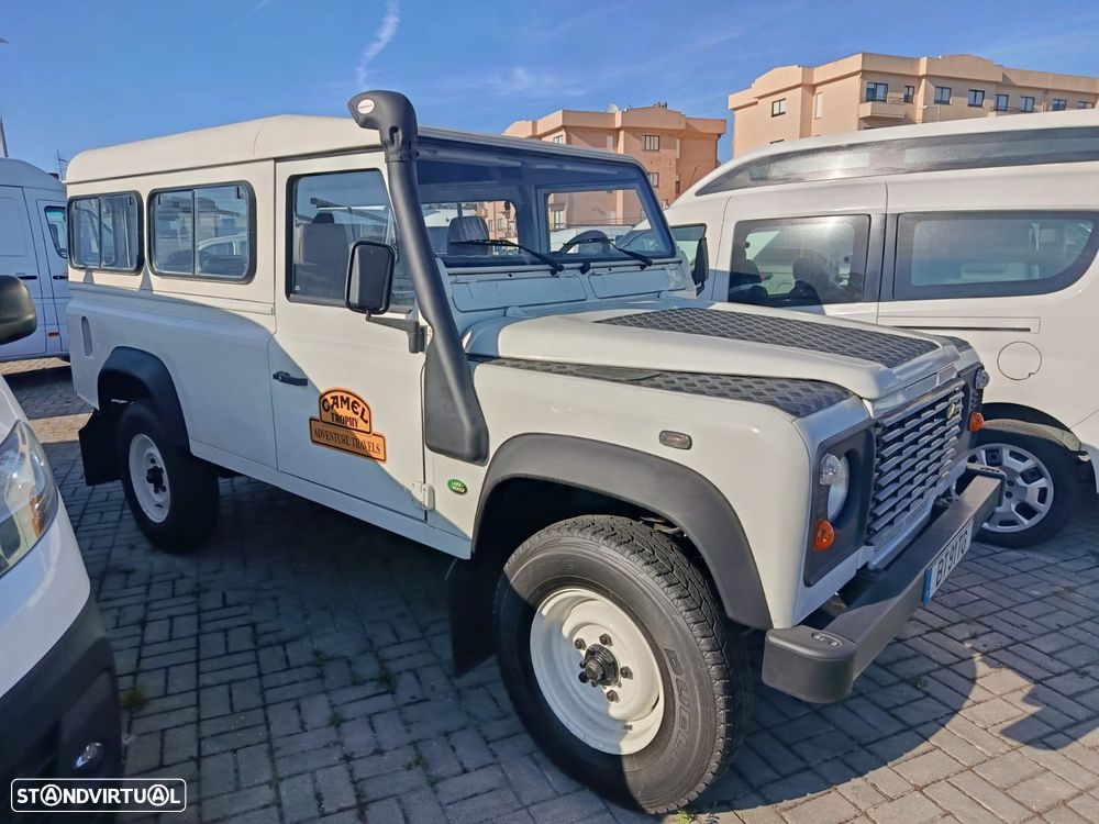 Land Rover Defender - 1