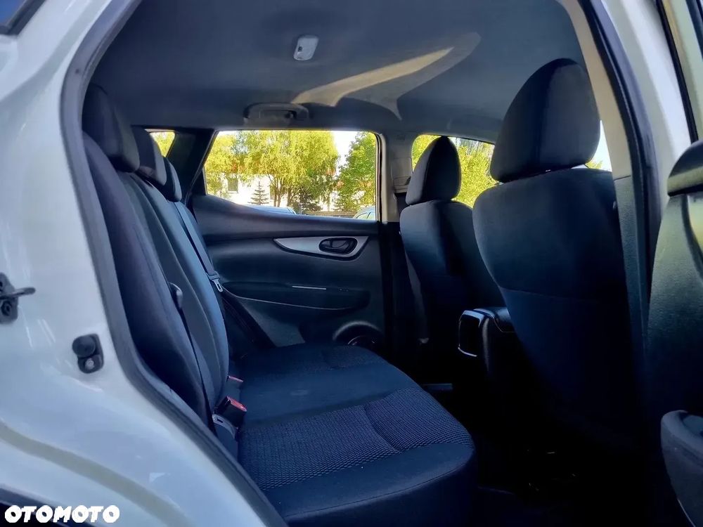 Nissan Qashqai 1.3 DIG-T VISIA - 12