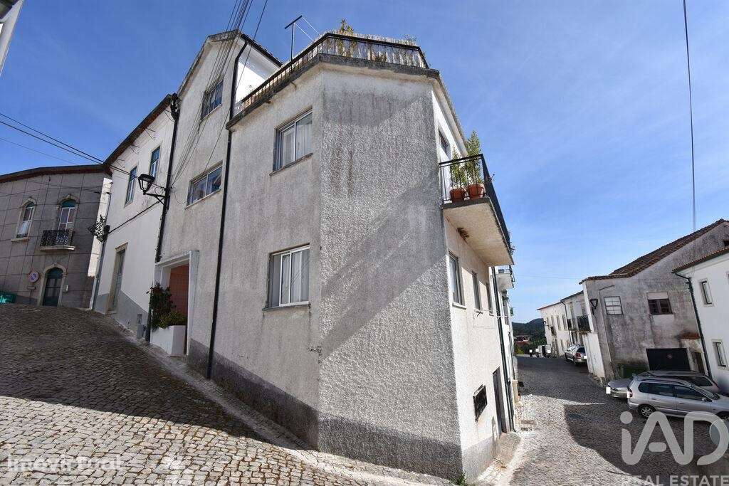 Casa tradicional T3 em São Miguel, Santa Eufémia e Rabaçal de 291,00 m - Grande imagem: 4/28
