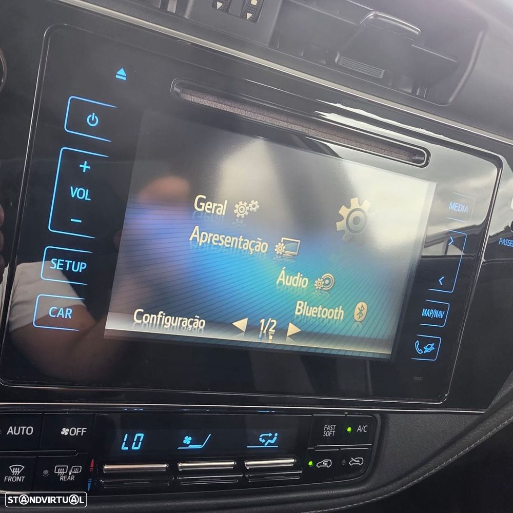 Toyota Auris 1.4 D-4D Comfort+Pack Sport - 25