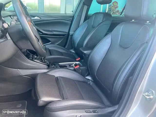 Opel Astra Sports Tourer - 25