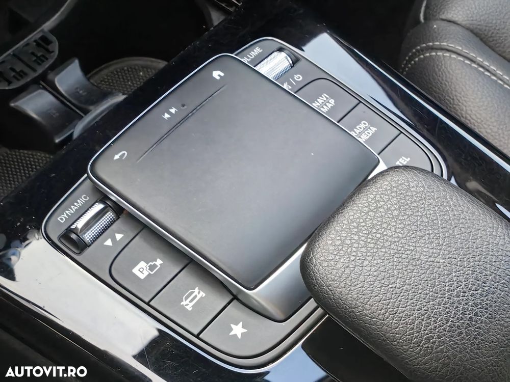 Mercedes-Benz A 180 d Sedan 8G-DCT - 30