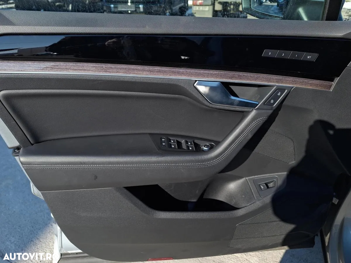 Volkswagen Touareg V6 TDI 4MOTION Elegance - 16