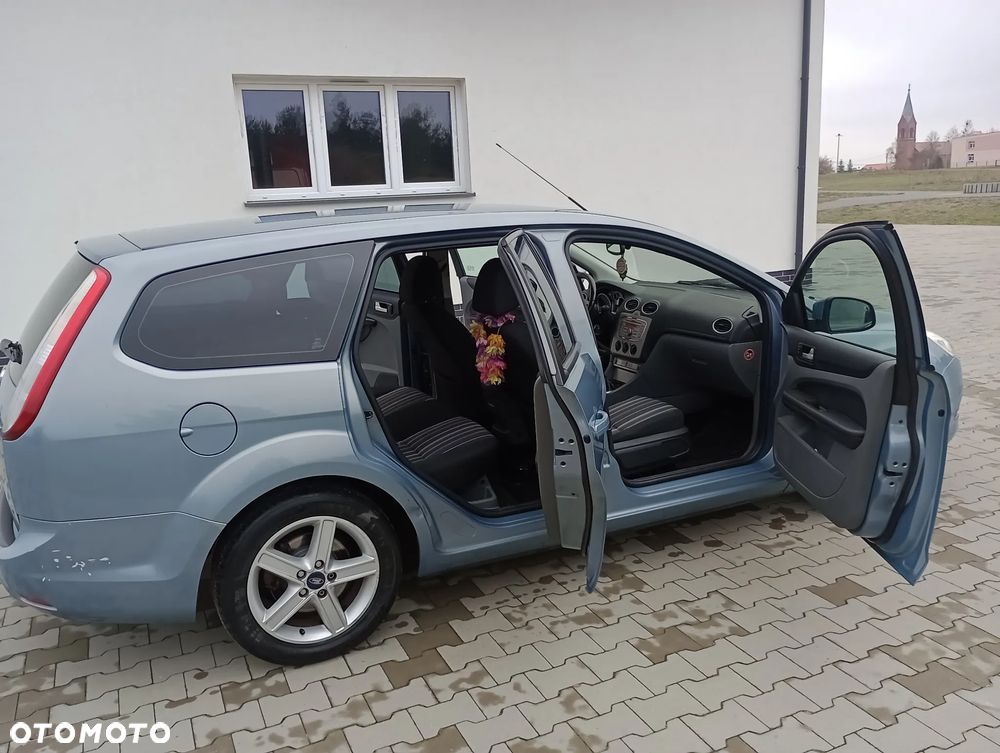 Ford Focus 2.0 TDCi Ghia - 12