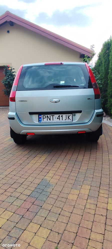 Ford Fusion - 8