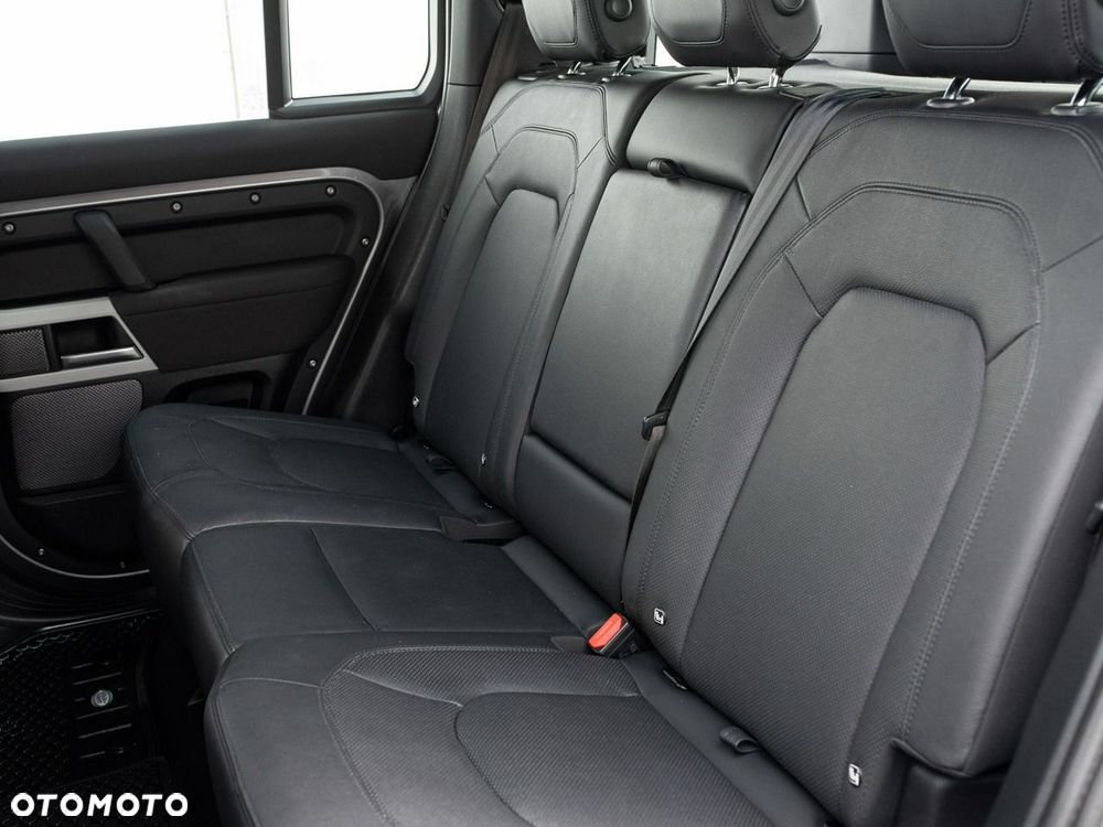 Land Rover Defender 3.0 D250 mHEV SE - 25